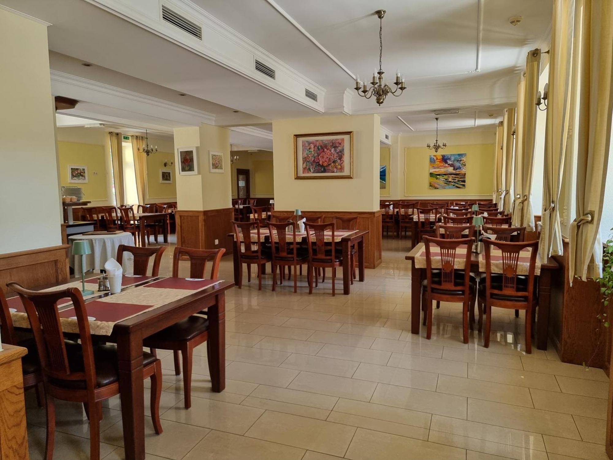 Palac Lucja Bb Zakrzów Extérieur photo