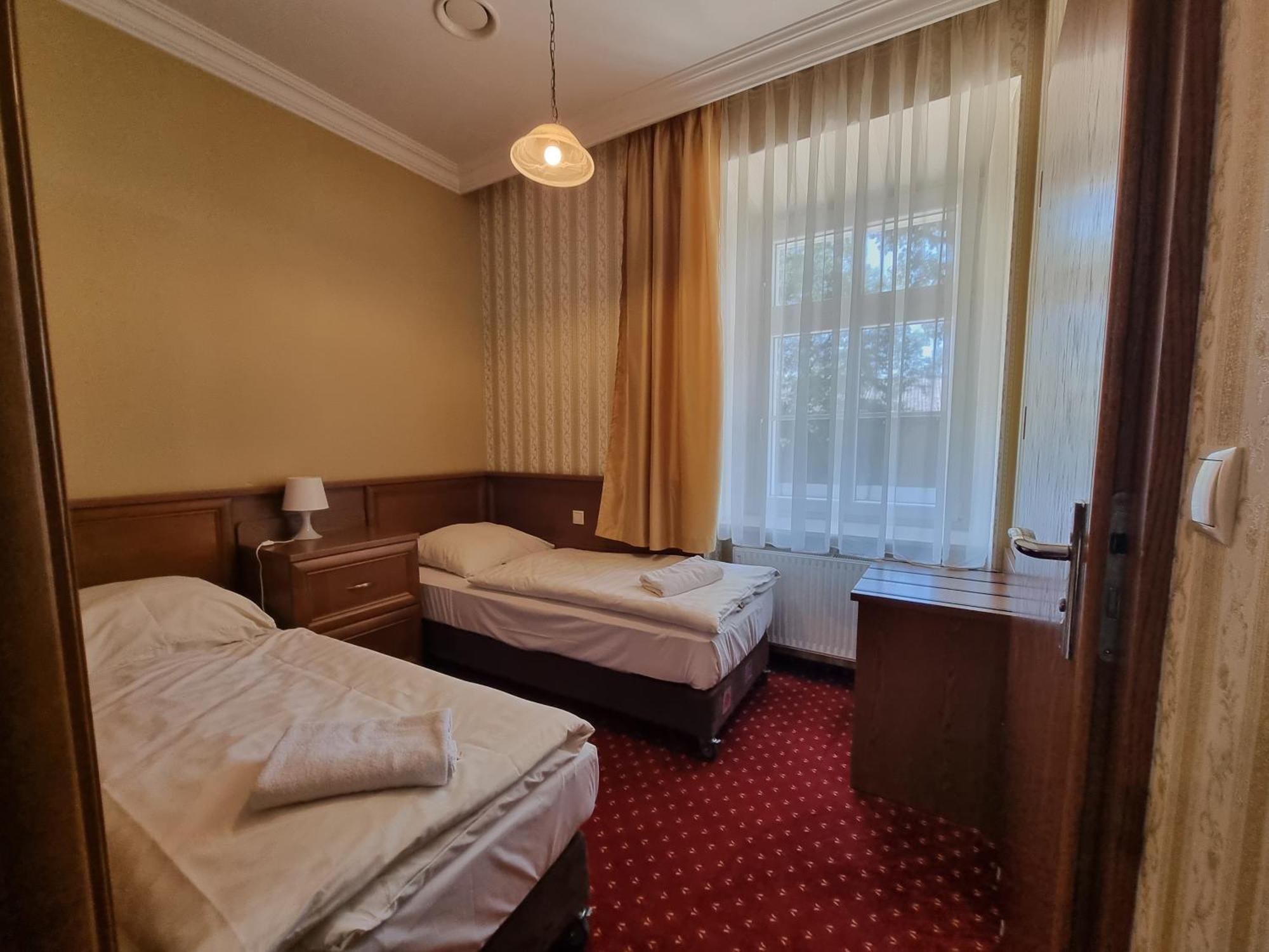 Palac Lucja Bb Zakrzów Extérieur photo