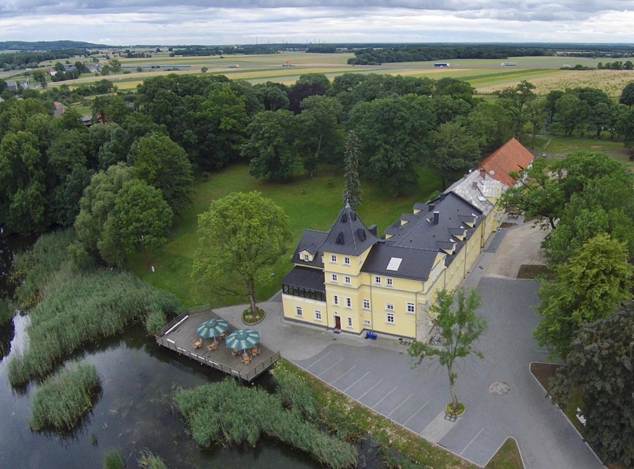 Palac Lucja Bb Zakrzów Extérieur photo