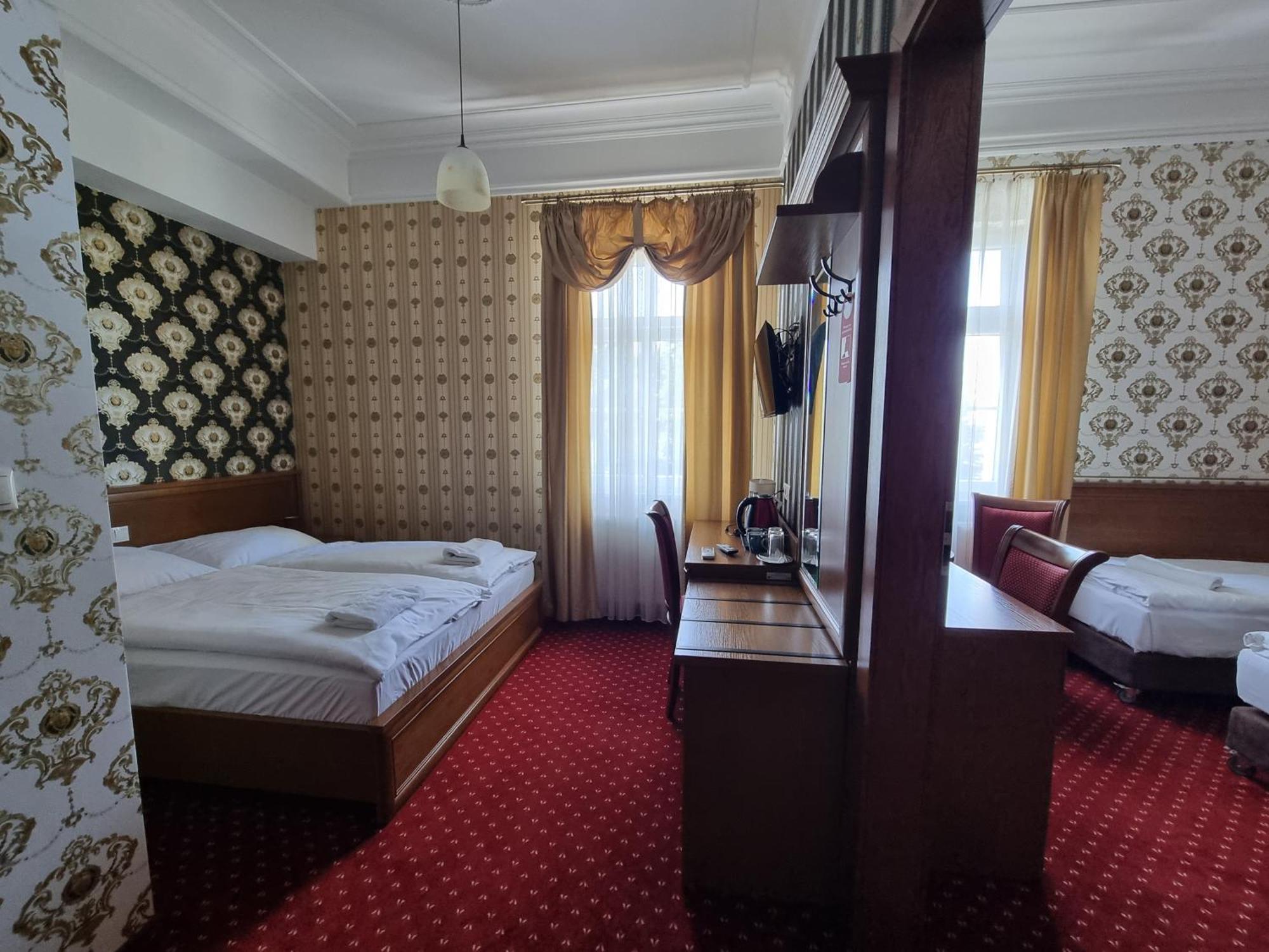 Palac Lucja Bb Zakrzów Extérieur photo