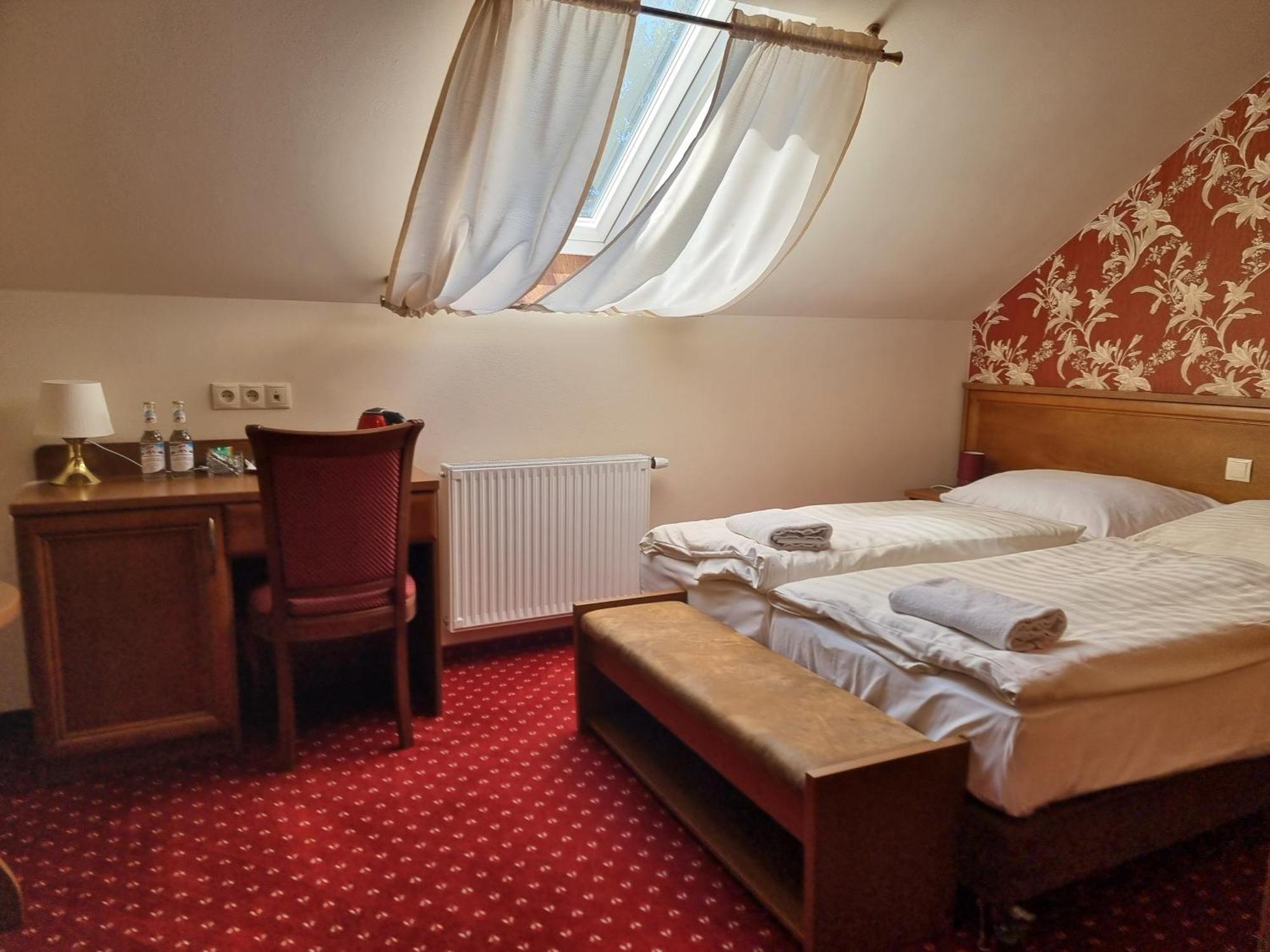 Palac Lucja Bb Zakrzów Extérieur photo