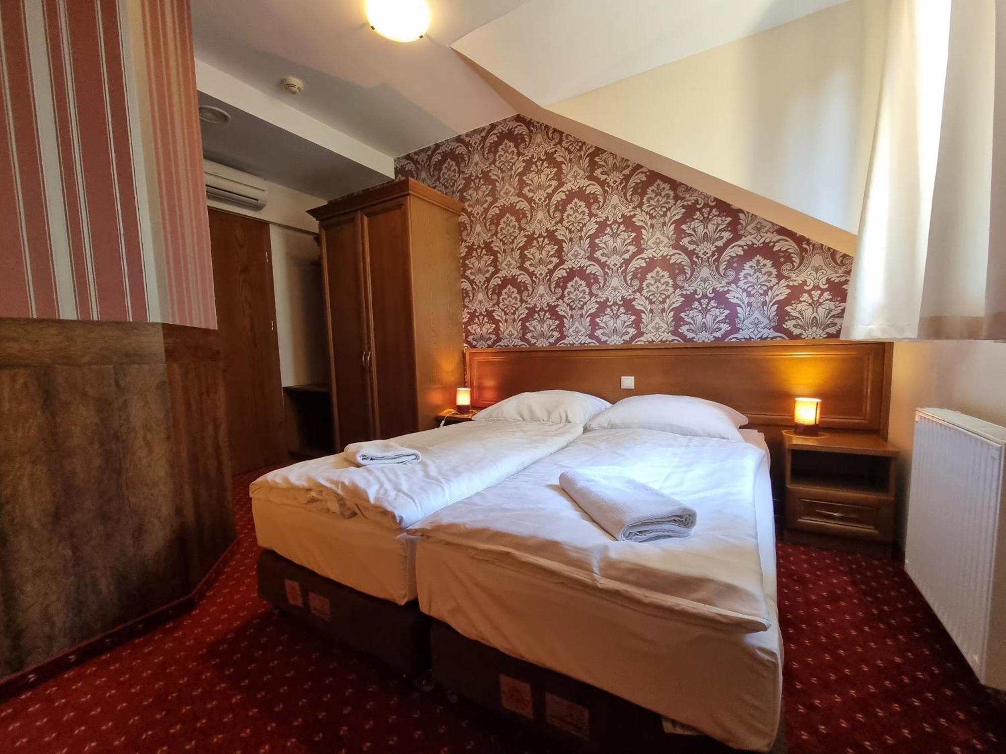 Palac Lucja Bb Zakrzów Extérieur photo
