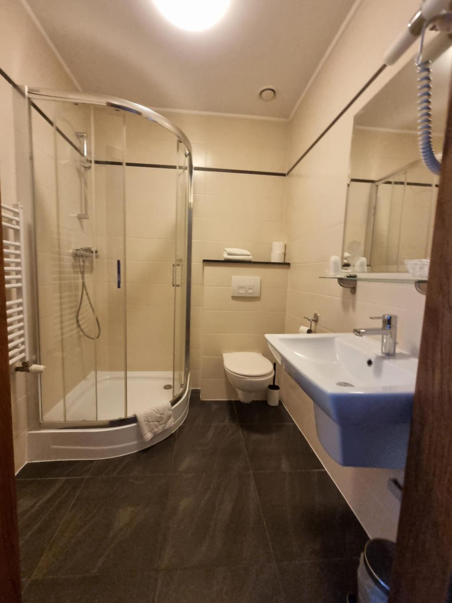 Palac Lucja Bb Zakrzów Extérieur photo