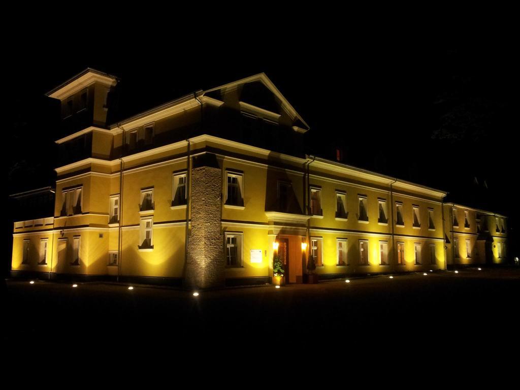 Palac Lucja Bb Zakrzów Extérieur photo