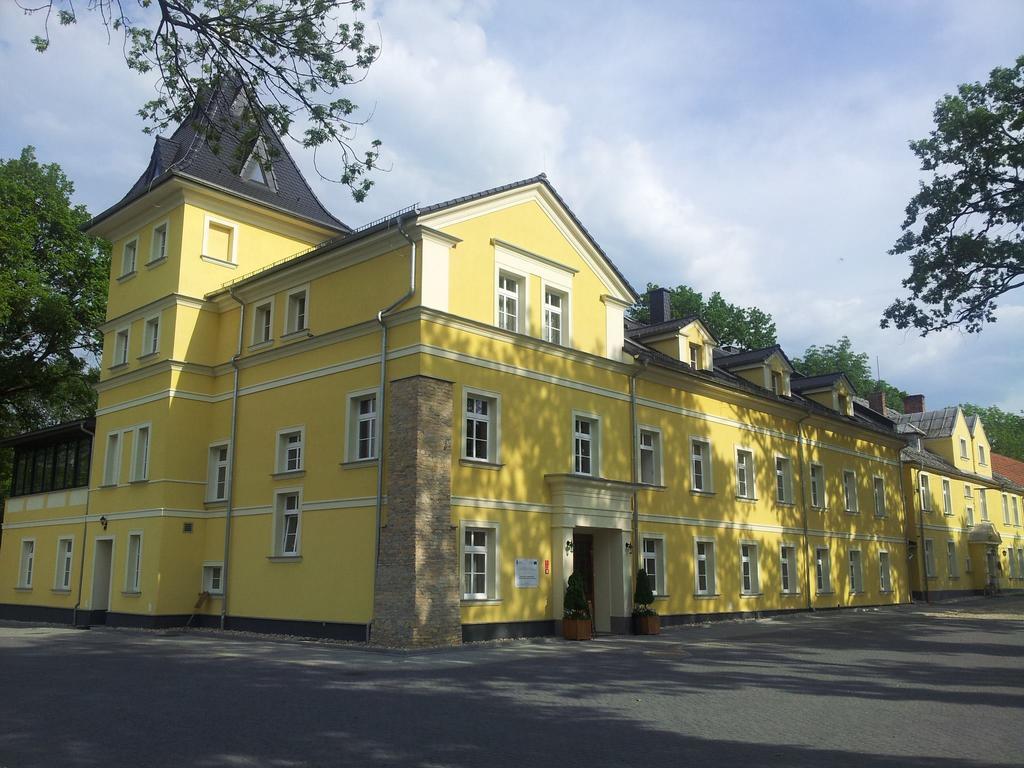 Palac Lucja Bb Zakrzów Extérieur photo