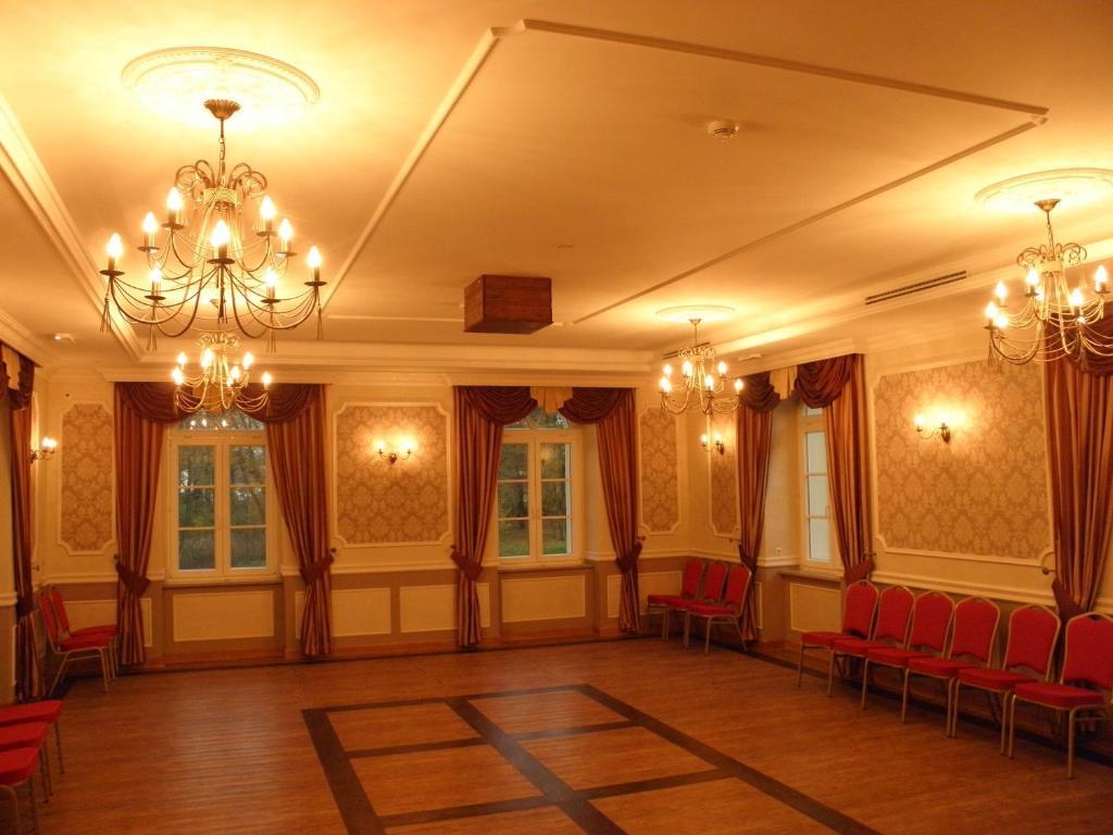 Palac Lucja Bb Zakrzów Extérieur photo