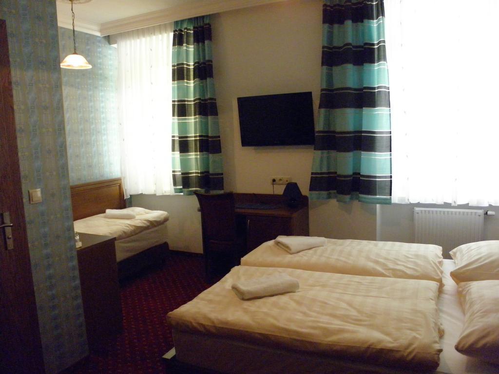 Palac Lucja Bb Zakrzów Extérieur photo