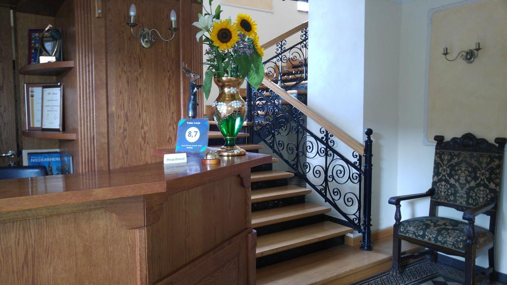 Palac Lucja Bb Zakrzów Extérieur photo